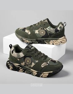 Design: Techwear, Streetwear Materials: Mesh fabric Features: Breathable materials No box included For men and women Free shipping Military sneakers with khaki camo Inspired by military gear, these sneakers with an urban look are printed with camouflages. It features a thick sole to absorb shocks, ideal for sports activities. It is easily laced with a drawstring to keep your shoe securely on your ankle. An effective design for men and women that will match perfectly with black cargo pants.