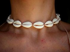 Cowrie shell choker necklace made by hand, using ivory color waxed thread, 100% waterproof and washable, you can even enjoy the necklace while taking a swim!Necklace can be worn in different lengths to fit your each time needs. Adjustable closure that tightens and looses with ease for an excellent fit. Just pull the endings and the necklace will close on the length you wish.Consists of natural pieces of cowrie shells, plus two smaller shells as a decorative touch, at the endings of the necklace. Seashell Choker, Beach Wedding Necklace, Seashell Beach, Jewelry Ocean, Cowrie Shell Necklace, Puka Shell Necklace, Hammered Jewelry, Beachy Jewelry, Shell Choker