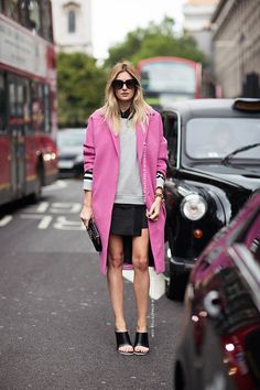 pink coat, so awesome Outfit Rosa, Colour Pop, Power Dressing, Street Style Inspiration, Looks Chic, Street Chic, Street Styles