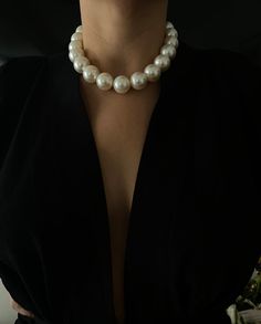 ⚡️This Big Pearl Necklace will be the complementary piece for your elegant dresses. When you use it with your daily clothes, it will be the star part of your outfit. ⚡️Trendy Neckalce will attract attention with its vibrant colors. ⚡️The minimalist Necklace are a great idea as a birthday gift, anniversary gift, best friend gift, new mom gift! ☑️Product features: ⚡️1. Quality Glass is Pearl ⚡️Does not cause allergies ⚡️It's shiny ☑️ SHIPPING USA:3-5 Business Days EU: 4-6 Business Days UK:4-6 Buss Giant Pearl Necklace, Luxury Refined Round Pearl Necklace, Pearl Necklace Black Dress, Luxury Formal Baroque Pearl Necklace, Classic Pearl Chain Necklace For Party, Party Clavicle Chain Pearl Necklace With Round Beads, Elegant Pearl White Beaded Necklace With Clavicle Chain, Clavicle Chain Pearl Necklace For Party, Evening Pearl Beaded Necklaces