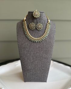 Polki Pearl kundan Polki Necklace set with Maangtikka. Kundan Polki Necklace, Polki Necklace Set, American Diamond Necklaces, Oxidized Necklace, Polki Necklace, Western Earrings, Ethnic Necklaces, Ethnic Earrings, Kundan Necklaces