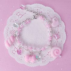 .**o**.✰*o¨oº*. 🎀 D E S C R I P T I O N 🎀 .*ºo¨o*✰.* Super sweet and kawaii bracelet composed by a string of daisies made with glass beads and a steel chain with cute charms made in polymer clay! Make your outfit super cute with this bracelet ♥ .**o**.✰*o¨oº*. 🎀 S H I P P I N G 🎀 .*ºo¨o*✰.* Shipping is 5€ airmail without tracking number worldwide. Italia: raccomandata If you need a tracking number, just add this listing to your order: https://www.etsy.com/listing/159837874/add-this-to-your-o Kawaii Bracelet, Daisy Bracelet, Kawaii Hairstyles, Candy Jewelry, Make Your Outfit, Kawaii Jewelry, Kawaii Accessories, Charms Bracelet, Girly Accessories