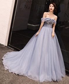 Tulle Skirt Dresses For Banquet And Prom Season, Tulle Dress For Banquet, Tulle Skirt Dress For Prom Season Evening, Long Tulle Dress For Prom Season, Floor-length Tulle Skirt Dress For Prom Season, Evening Dress With Fitted Bodice And Tulle Skirt, Organza Dress With Tulle Skirt For Banquet, Organza Dress For Debutante Ball In Spring, Long Tulle Dress For Prom