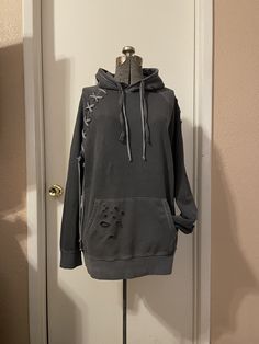 Distressed hoodie - unisex - looks equally hip on both men & women -choose your color hoodie & laces ... this one is dark grey with light grey lacing Drama Costume Ideas, Ripped Hoodie, Clothing Mood Boards, Hoodie Upcycle, Gender Neutral Fashion, Hoodie Customize, Unisex Looks, Lace Hoodie, Distressed Hoodie