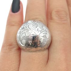 Great vintage condition.  925 Sterling Silver Vintage Siam Engraved Floral Dome Ring Size 6  Weight: 8.6g   WELCOME TO PAWN SHOP We are an actual pawn shop and have been in business for over 25 years. Since 1990, our establishment has been serving a variety of clients by providing them with short term cash solutions and options of liquidity regarding their treasured heirlooms. Acknowledging that today′s customers are very sophisticated and are looking for a variety of investments, our acquisitio Victorian Etched Ring Jewelry, Victorian Style Etched Ring Jewelry, Antique Sterling Silver Engraved Signet Ring, Antique Engraved Sterling Silver Signet Ring, Antique Silver Engraved Ring, Ornate Engraved Signet Ring For Anniversary, Ornate Round Engraved Ring, Antique Engraved Dome Ring As Gift, Traditional Silver Hallmarked Signet Ring