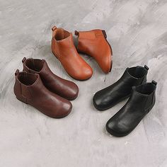 Leather Chelsea Boots For Fall, Casual Chelsea Boots With Flat Leather Sole, Casual Chelsea Boots With Leather Sole And Flat Heel, Casual Flat Heel Chelsea Boots For Fall, Spring Leather Boots With Leather Lining, Fall Slip-on Leather Shoes, Fall Leather Slip-on Shoes, Leather Boots With Round Toe For Spring, Fall Leather Shoes With Round Toe