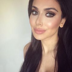 Huda Kattan @hudabeauty | Websta (Webstagram) Mascara Makeup Look, Prominent Eyes, Makeup Journal, A Lot Of Makeup, Hair Aesthetics, Face Goals, Kiss And Make Up, Huda Beauty Makeup