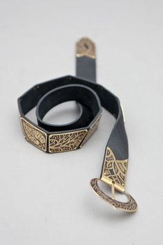 Fantasy Medieval Style Leather Belt with Etched Brass Accents Half Elf Ranger, Fantasy Belt, Elven Clothing, Magic Clothes, Mens Gear, Beautiful Belts, Medieval Fashion, Brass Accents, Fantasy Clothing