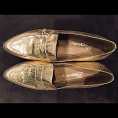 Eu 41. Fit Like A 10.5 Woman’s. Metallic Genuine Leather Loafers. Gold. Made In Italy Gold Slip-on Loafers For Office, Classic Gold Loafers For Office, Gold Party Loafers With Round Toe, Classic Almond Toe Loafers For Party, Classic Gold Flats With Flat Heel, Party Loafers With Brogue Detailing And Flat Heel, Gold Loafers For Spring Formal Occasion, Elegant Gold Flat Loafers, Classic Gold Slip-on Loafers