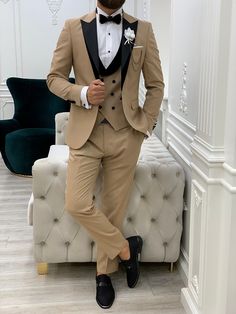 Peak Lapel Tuxedo, Suits Men Slim, Tuxedo Colors, Mens 3 Piece Suits, Velvet Shawl, Beige Wedding, Pants Gift, Slim Fit Tuxedo, Wedding Suits Groom