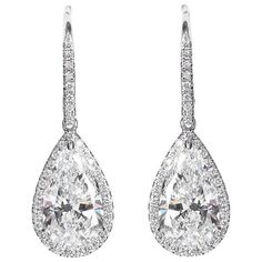 5.29 Carats Pear Shape Diamond Drop Pendant Earrings  #VintageRings #ArtDecoEngagementRing #TMWJewelsCo #ArtDecoRing Antique Diamond Jewelry, Diamond Drop Pendant, Dolphin Jewelry, Designer Diamond Jewellery, Halo Style, Ring Shapes, Gold Jewelry Indian, Art Deco Engagement Ring, Pear Shaped Diamond