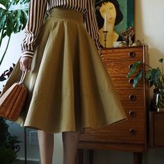 宮廷夫人の舞踏ヘップバーンスカート Voluminous Long Skirt For Day Out, Fall Cotton Full Skirt, Fall Full Cotton Skirt, Retro Spring Flared Mini Skirt, Pleated Voluminous Skirt For Day Out, Retro Flared Mini Skirt For Spring, Spring A-line Ruffled Skirt, Day Out Full Ruffled Maxi Skirt, Retro Fitted Skirt For Day Out