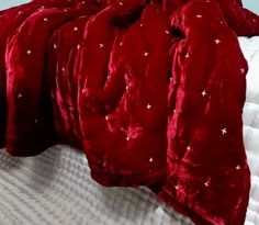 "Brighten your home or have a truly amazing gift for any occations with this glamour bedding set. Custom made, personalize are free. Can make extra large size blanket. This price is for 1 blanket with 3 layers:  Silk Velvet: 80% silk, 20% rayon Silk satin: 100%  natural silk Fill: 100% organic cotton **Machine wash in cold water with a mild detergent, dry on low heat **Fold creases can be removed with a wash and dry process **Repeated abrasion from rough surfaces can result in a slightly raised texture on the fabric, laundering satin by itself may help minimize the possibility of this occurring ** Hand quilt style can be vary, if you would like to see other hand quilt style, please contact me. *These items are custom made and dyed just for you, therefore, items are non-returnable and estim Glamour Bedding, Red Velvet Bedding, Red Blanket Aesthetic, Red Goth Bedroom, Dark Red Bedroom Aesthetic, White And Red Bedroom, Black And Red Bedroom Decor, Bed Rot Aesthetic, Red Blankets Bedroom