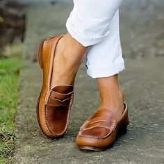 Category:Loafers,Flats; Upper Materials:PU; Season:Spring,Fall; Heel Type:Block Heel; Gender:Women's; Size Suggestion:standard size, select your usual size; Activity:Walking; Toe Shape:Round Toe; Style:Vintage,Casual; Heel Height(inch):1-2; Outsole Materials:Rubber; Occasion:Daily; Closure Type:Loafer; Pattern:Solid Color; Listing Date:11/24/2023; 2024 Trends:Plus Size,Classic Loafers,Soft Shoes; Foot Length:; Foot Width:; SizeChart1_ID:2:185840; Heel Height:Low Heel Flat Sneakers Women, Vintage Slip, Brown Loafers, Vintage Slips, Slip On Loafers, Casual Date, Penny Loafer, Comfortable Flats, Vintage Casual