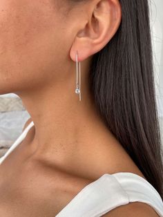 Silver 925 Long Threader Earring, Rose Gold Chain Threader Teardrop Earring, Long Chain Threader Earring, Pear Cz Long Earring, One piece Our pieces of jewelry are made with 925 Sterling silver, and you have the option to have it plated with Rose Gold color. All jewelry are handmade designed with meticulous workmanship and artistry. Match our jewelry with your personality and stand-out from the rest. Be different, be unique, be elegant with MI ALMA FASHION JEWELRY. ♥ **THE PRICE IS FOR ONE PIECE Minimalist Cubic Zirconia Dangle Linear Earrings, Minimalist Cubic Zirconia Dangle Earrings, Delicate Sterling Silver Dangle Diamond Earrings, White Gold Drop Linear Earrings For Gift, Sterling Silver Long Drop Diamond Earrings Gift, Dainty Sterling Silver Diamond Dangle Earrings, Classic Sterling Silver Dangle Threader Earrings, Dainty Drop Linear Earrings In Sterling Silver, Adjustable Chain Drop Earrings