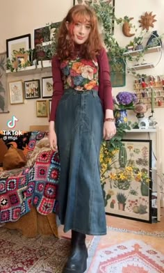 Skirt Outfits Aesthetic Korean, Jean Skirt Outfits Aesthetic, 90s Teacher Outfits, Outfits Aesthetic Korean, Blue Jean Skirt Outfits, Aesthetic Long Skirt, Long Jean Skirt Outfits, Earthy Grunge, Thrift Ideas