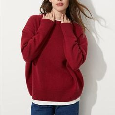 Stay Cozy and Stylish with Our O Neck Sweater Embrace the chilly vibes of Autumn and Winter with our Women O Neck Sweater. Crafted with comfort and style in mind, this pullover is a must-have for every fashion-forward woman. Say goodbye to the shivers and hello to warmth with our thick and oversized knitted jumper. Key Features: Loose-fitting Pattern: Perfect blend of comfort and style. Regular Yarn Thickness: Ideal for a cozy yet breathable feel. Autumn/Winter Season: Stay fashionable in the co Oversized Knitted Jumper, Knitted Tops, Cozy Autumn, Tops Casual, Autumn Cozy, Winter Mode, Back Women, Knitted Jumper, Fashion Essentials