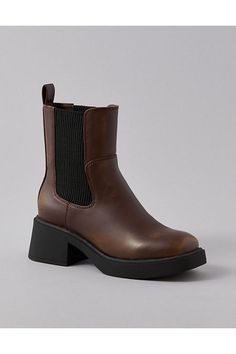 Vegan leather upper/Round toe/Pull-on silhouette/Rubber outsole Madewell Boots, Leather Chelsea Boots, Chelsea Boot, Boot Shoes Women, Chelsea Boots, Madewell, American Eagle Outfitters, Vegan Leather, Women's Jeans