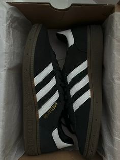 Adidas spezial black Aesthetic shoes adidas shoes clean girl inspo dream shoes Black Spezials Adidas, Black Spezial Adidas, Black Adidas Spezial, Black Spezials, Black Aesthetic Shoes, Spezial Adidas Shoes, Shoes Aesthetic Black, University Moodboard, Black Shoes Adidas