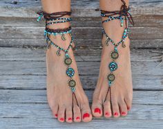 This listing is for a PAIR of barefoot sandals. Beautiful and unique barefoot sandals with a tribal vibration. They look great as necklace or on the hands too :) They make a beautiful combination with the macrame anklet shown in the pictures. If you want to purchase the combination just choose bare sandals+anklet from the options available Handmade crochet with love and care using waxed polyester cord, brass flower connectors, antique bronze moon charms, brass beads and glass beads. The lace is Macrame Anklet, Hippie Sandals, Hippie Bracelet, Moon Mandala, Barefoot Sandal, Jewelry Hippie, Beaded Crochet, Foot Jewelry, Moon Charm