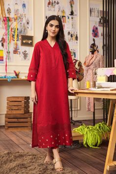 Buy 2022, Nishat Linen, Gown With Dupatta, Branded Clothes, Simple Pakistani Dresses, Casual Home, Ladies Clothing, Shalwar Kameez, Suit Fabric