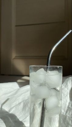 Water Aesthetic, Vision Board Images, Vision Board Photos, Vision Board Pictures, About Water, Healthy Lifestyle Inspiration, Glow Up?, Morning Routine, Drinking Water