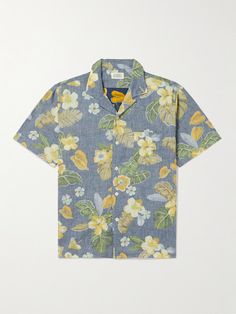 Hartford's 'Palm' shirt will feel at home by the beach or pool. Made from airy cotton patterned with tropical florals, its tailored with boxy sleeves and a relaxed camp collar. Relaxed Fit Cotton Hawaiian Shirt For Beach Season, Cotton Hawaiian Shirt For Vacation, Hawaiian Cotton Shirt For Vacation, Vacation Hawaiian Cotton Shirt, Cotton Hawaiian Shirt With Floral Print, Hawaiian Cotton Floral Print Shirt, Beach Season Cotton Hawaiian Shirt, Cotton Camp Shirt With Palm Tree Print, Cotton Camp Shirt With Floral Print