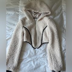 Size Small Winter White Long Sleeve Hooded Jacket, Winter White Long Sleeve Hooded Jacket For Cold Weather, Cream Hooded Outerwear For Fall, Cream Long Sleeve Outerwear For Winter, Cream Long Sleeve Winter Outerwear, Cream Outerwear With Double-lined Hood For Cold Weather, White Hoodie For Winter, White Hooded Jacket With Detachable Hood, Cream Hooded Long Sleeve Jacket For Fall