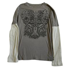 High Quality Affliction-Type T-Shirt High-Quality Fashion Longsleeve Shirt - Inspired by Modern High-End Styles Discover the epitome of high-fashion craftsmanship with our meticulously sweater. Made for the fashion-forward individual, this shirt is top-notch quality, sophisticated design, and the flair of contemporary high-fashion aesthetics. Whether you're dressing up for an exclusive event or elevating your everyday style, our sweater offers unmatched elegance and panache. Features: AAA+ Quali Winter Grunge Graphic Print T-shirt, Aflicción Shirt, Winter Grunge Graphic Print Tops, Alternative Crew Neck Tops With Front Print, Alternative Style Crew Neck Top With Front Print, Grunge Long Sleeve Tops With Screen Print, Winter Cotton Grunge Tops, Winter Grunge Cotton Tops, Grunge Graphic Print T-shirt For Winter