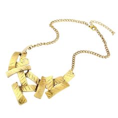 Gross Weight/Package:0.15( kg )Chain Material:AlloyNecklace Type:Pendant NecklacePendant Material:AlloyTechnic:E-platingPattern:GeometricGender:FemaleApplicable User:Adult Necklace Emerald, Necklace Pendant, Gender Female, Arrow Necklace, Emerald, Twist, Plating, Pendant Necklace, Chain