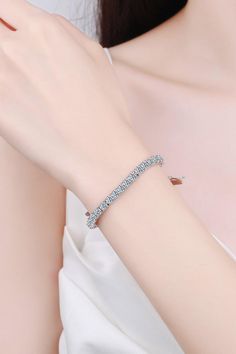 Moissanite Bracelet - Trendha Ghost Mannequin, Moissanite Jewelry, Style Minimalist, Tennis Bracelet, Diamond Clarity, Bridal Earrings, Silver Bracelets, Colored Diamonds, Minimalist Design