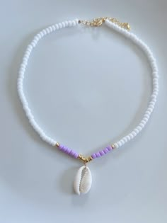 Clay Beads Ideas Necklace, Cheap Shell Necklaces With Colorful Beads, Clay Beaded Necklace Ideas, Beads Summer Necklace, Clay Bead Necklace With Shell, Necklaces To Make Beaded, Necklace Clay Beads Ideas, Cute Homemade Necklaces, Ideas For Necklaces With Beads