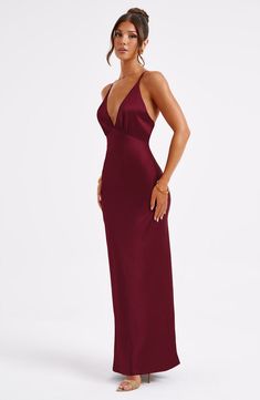 Made in our super luxe. bias cut hammered satin with a gorgeous sheen. the Anja maxi skims the body for a beautiful fit. The perfect dress to create memories in. it features a plunge V-shaped neck and delicate straps.   Colour: Burgundy. Luxury bias cut satin. Delicate straps. Skims over the figure. Plunge neckline. Maxi length. Model is an XS and is wearing an XS. Homecoming Dresses Corset, Midi Dress Wedding Guest, Dresses Flowy, Maxi Dress Sale, Create Memories, Sparkle Dress, Plunge Neckline, Burgundy Dress, Dresses By Length