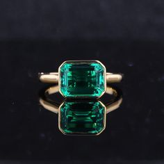 clio-https://clio.giliarto.com/ring/1/550 Green Moissanite Engagement Ring, East West Ring, Engagement Ring Bezel, Green Diamond Rings, Emerald Cut Moissanite Engagement Ring, Green Moissanite, Ring Model, Engagement Ring Moissanite, Engagement Ring Prices