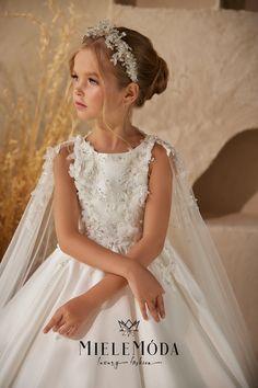 Primrose Couture Flower Girl Communion Dress - Miele Moda Luxury Fashion First Communion Dresses For Teens Church, Luxury Spring First Communion Dresses, Spring Princess Style First Communion Dress, Luxury Princess Style First Communion Dress With Lace Bodice, Luxury Tulle First Communion Dress With Fitted Bodice, 1st Communion Dresses, First Communion Dresses Catholic, Kids Wedding Dress, 1st Communion Hairstyles Veils