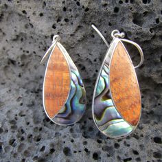 Koa Wood Teardrop Earrings w/Paua Shell 32x15mm International customers please keep in mind that you might need to pay customs fee upon receiving item depending on your country regulations. Gift velvet drawstring pouch baggie included with each order. To better understand the size of item please look thru images, each of listings contains item next to a dime coin, which is 0.7 inch in diameter. Pieces with Abalone (Paua) Shells have unique patterns and colors. Every single one is unique. Colors Unique Hypoallergenic Teardrop Earrings, Unique Teardrop Earrings, Teardrop Inlay Earrings For Gift, Teardrop Inlay Earrings As Gift, Dangle Inlay Earrings For Gifts, Dangle Earrings With Inlay For Gift, Inlay Dangle Earrings For Gift, Gift Dangle Earrings With Inlay, Wood Teardrop Earrings