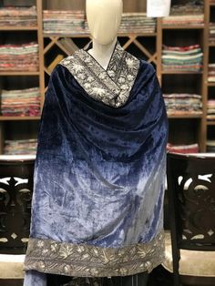 Velvet Shawls Embroidery, Velvet Shawls, Tilla Embroidery, Velvet Dupatta, Wrap Fabric, Dressing Ideas, Kashmiri Shawls, Blue Shawl, Velvet Shawl