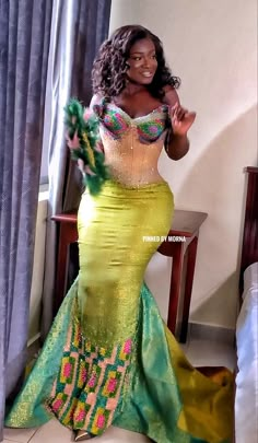 Native Clothes, Occasional Outfits, African Prom Dress, African Women Fashion, Ghanaian Wedding, Nigerian Wedding Dress, Kente Fashion, Gala Outfits, African Traditional Wedding Dress