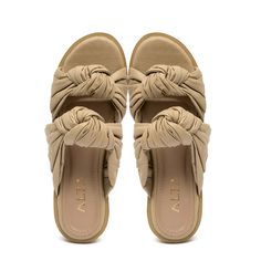 Alta Shoes Material: CueroHecho en Colombia Almond, Sandals