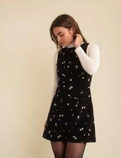 Black Cord Floral Boston Mini Shift Dress Shift Dress With Shirt Underneath, Cord Pinafore Dress Outfit, Vintage Floral Dress Outfit, Tumblr Fashion Aesthetic, Dress With Top Underneath, Black Pinafore Dress Outfit, Casual Mini Dress Outfit, Dresses For Work Casual, Librarian Outfit