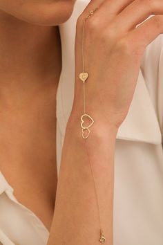 Tiny Heart Bracelet, Personalized Heart Bracelet, Jewels Diy, Angel Pendant Necklace, Minimal Gold, Bracelet Heart, Bracelet Minimalist, Custom Bracelet, Angel Pendant