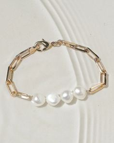 Chunky Pearl Bracelet – James Michelle Cute Gold Necklace, Bracelet Extender, Cute Necklaces, Chunky Pearls, Pearls Bracelet, Bracelets Charm, Occasion Outfit, Bracelets Beaded, Trendy Fashion Jewelry