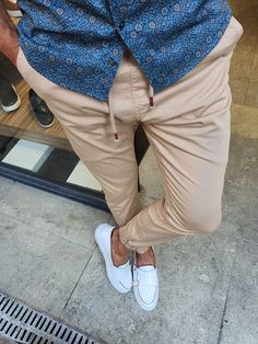 Collection: Spring – Summer 2020 Product: Handmade Slim Fit Laces Jeans Available Size: 30-32-34-36 Pants Material: 98% cotton, 2% polyester, 5% elestan Machine Washable: Yes, But Wash separately Fitting: Slim-Fit Street Wear For Men, Beige Pants Men, Dress Pants Men, Tan Dress Pants, Stylish Men Wear, Slim Fit Pants Men, Lace Jeans, Suit Tuxedo, Pants Outfit Men