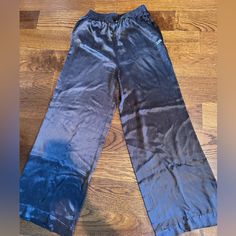 Only Wore This Once. Perfect Condition. Elastic Waist. Has Pockets Silky Pants, Track Pants, Pant Jumpsuit, Elastic Waist, Wide Leg, Pants For Women, Track, Elastic, Pants