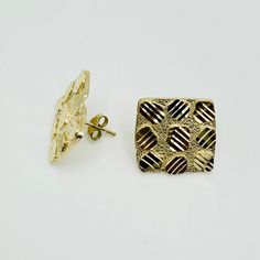 Check out our fresh new Square Nugget Earrings in solid 10k gold. Available in 3 sizes and featuring push backings, our new square nuggets give you that classic nugget finish but with a little twist that will set you apart from the rest. Available in 3 different sizes. Be sure to view the images for size references. Approximate sizes: Small (7-8mm) Medium (11-13mm) Large (14-15mm) Nugget Earrings, Picture Pendant, Initial Earrings, Initial Ring, Finger Rings, Name Jewelry, Large Earrings, Belly Rings, Pendant Bracelet