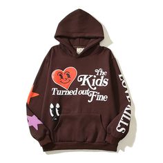 A passionate ode to streetwear: Y2K-inspired, unisex fleece hoodies in a baggy, velvet style, featuring foam graffiti designs. Kanye Aesthetic, Chic For Men, Foam Printing, Urban Sweater, Letter Model, Streetwear Chic, Streetwear Mode, Streetwear Aesthetic, Bold Patterns