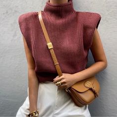 New Without Tags! Zara Shoulder Padded Sweater In Size Small. Blogger Favorite! Bank Job, Look Boho Chic, Sleeveless Turtleneck Sweaters, Winter Turtleneck, Polished Casual, Pullover Mode, Sweater Tops, Comfortable Sweater, Sleeveless Turtleneck