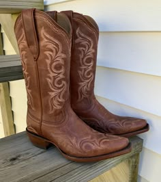 Shop the Ariat Women's Hazen Whisky Barrel Snip Toe Western Cowgirl Boot at Painted Cowgirl Western Store. Free shipping on orders over $50! Snip Toe Cowgirl Boots, Cute Cowgirl Boots, Foto Cowgirl, Whisky Barrel, Looks Country, Ariat Boots, Cowgirl Aesthetic, Western Store, Estilo Country