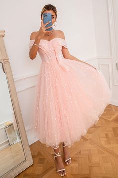 Fitted Tulle Evening Dress Tea Length, Glamorous Sweetheart Neckline Dress For Prom, Glamorous Sweetheart Neckline Prom Dresses, Evening Tulle Dress With Heart-shaped Neckline, Summer Banquet Gown With Sweetheart Neckline, Strapless Tulle Dress For Banquet, Party Dress With Fitted Bodice And Heart-shaped Neckline, Off-shoulder Midi Dress For Wedding And Prom Season, Feminine Fitted Dresses For Prom Season