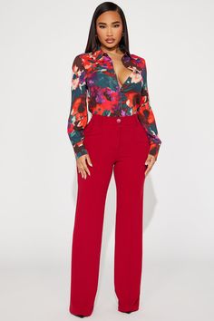 Red Trousers Outfit Classy, Red Trousers Outfit, Trousers Women Outfit, Red Pants Outfit, Work Trousers Women, Red Wide Leg Pants, Red Dress Pants, Dress Pants Outfits, Red Trousers